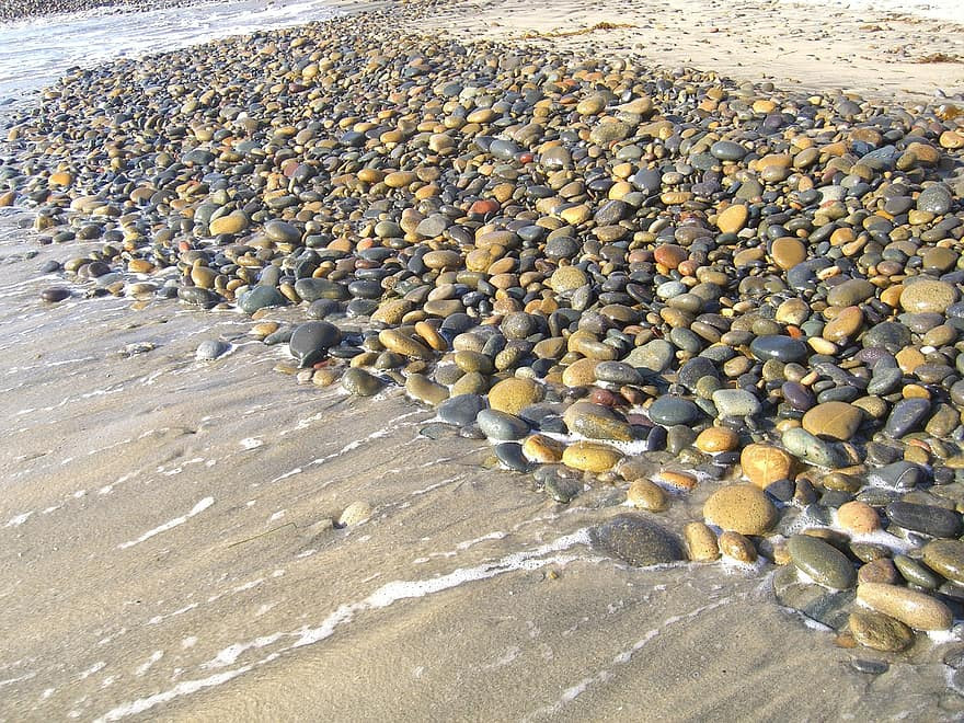 Cụ thể, vào một biểu chiều tháng 9/1968, Khổng Trung Lương ghé vào bờ sông sau khi tan học. Theo đó, cậu nhặt một số viên đá ném xuống mặt nước. Đột nhiên, cậu tìm thấy một viên đá khác thường có các cạnh vuông vắn. Không những vậy, nó còn phát ra ánh sáng kỳ lạ.