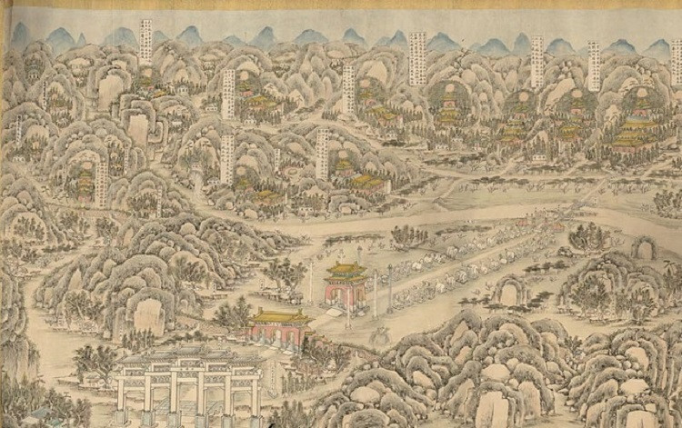 Bên ngoài Trường Lăng dưới lòng đất là điện Lăng Ân. Đây là nơi các hoàng đế nhà Minh đời sau tới làm lễ bái tổ tiên và cầu xin quốc thái dân an.