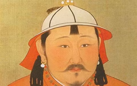 Theo các ghi chép, Karakorum được hình thành vào khoảng năm 1220. Khi ấy, Thành Cát Tư Hãn dựng lều trại ở nơi thung lũng sông Orkhon tiếp giáp với vùng đồng cỏ bằng phẳng.