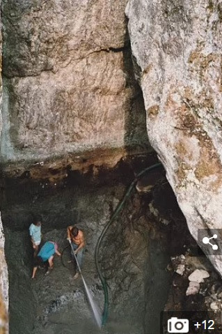 Họ tiết lộ kho báu đồ sộ đang được chôn giấu trong hệ thống hang động Sibbosberg cách thủ đô Helsinki của Phần Lan 32 km về phía Đông. Nhóm “Temple Twelve" cho hay có thể sẽ tìm thấy kho báu trong vài tháng tới.