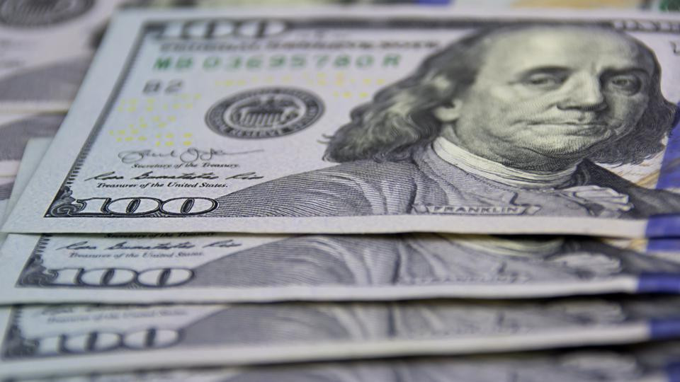 Theo đó, họ nhận được câu trả lời của luật sư là hoàn toàn có thể dùng vì đã mua lại ngôi nhà từ người chủ cũ. Kết quả kiểm tra cho thấy những tờ tiền được in từ những năm 1928 - 1934. Vợ chồng này lên kế hoạch dùng số tiền đó để trả nốt khoản nợ mua nhà.