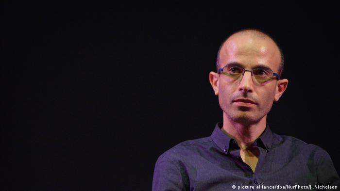 Do đó, ông Harari kêu gọi giới chức trách có những giải pháp kiểm soát AI để tránh việc dữ liệu cá nhân của mỗi người bị sử dụng vào những mục đích nguy hiểm.