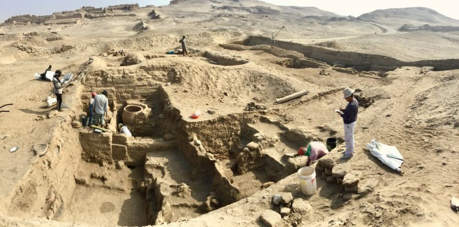 Trong mộ cổ, các chuyên gia đặc biệt chú ý đến xác ướp cổ xưa. Thi hài này được bảo quản khá tốt nên còn gần như nguyên vẹn. Xác ướp được quấn trong một bọc vải khổng lồ và được dùng như một cỗ quan tài.