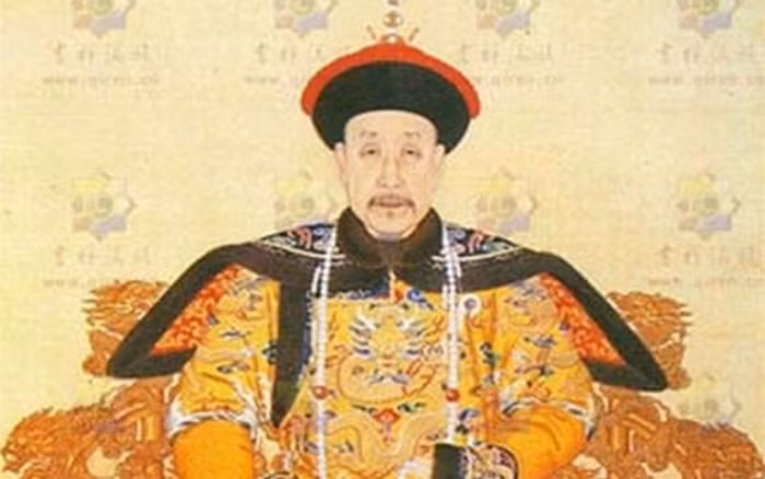 Trong đó, vụ trộm tại Thanh Cảnh Lăng - nơi an nghỉ ngàn thu của Khang Hy diễn ra năm 1928 được nhiều người biết đến. Khi ấy, Tôn Điện Anh cùng đồng bọn cướp bóc vô số bảo vật trong lăng mộ của Từ Hy Thái Hậu và hoàng đế Càn Long.