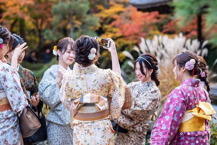 Khi ngắm nhìn phụ nữ Nhật Bản trong trang phục truyền thống, nhiều người ấn tượng với thắt lưng đặc biệt gọi là obi.