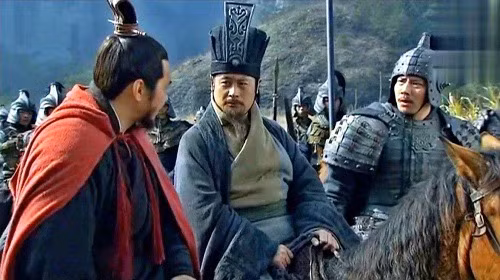 Một "bí kíp" lãnh đạo khác giúp Lưu Bang công thành danh toại đó là đối xử tốt với những người dưới trướng. Ông luôn hỗ trợ và ủng hộ họ trong nhiều việc. Khi nhận được ân huệ lớn của Lưu Bang, cấp dưới luôn ghi nhớ trong lòng và hết mực trung thành, cống hiến hết mình, thậm chí không ngại hy sinh vì chủ.