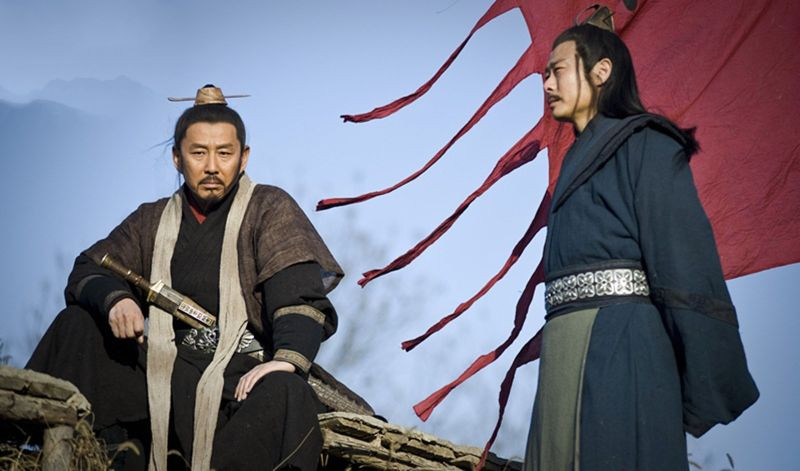 Là một nhà lãnh đạo, Lưu Bang biết cách sắp xếp, bố trí công việc cho từng nhân tài để họ phát huy sở trường của mình. Ví dụ như ông giao cho Tiêu Hà nhiệm vụ hậu cần, phong Trương Lương làm tham mưu trưởng, chuyên đưa ra các kế sách, chiến lược chiến đấu, giao Hàn Tín dẫn quân đánh trận...