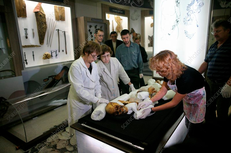 Vào năm 2014, giới chức trách thông qua kế hoạch cải táng xác ướp ở dãy núi Altai của Nga và xây dựng một lăng mộ đặc biệt để tưởng niệm bà.