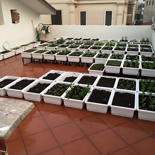 Để đảm bảo an toàn cho lớp gạch sân thượng.