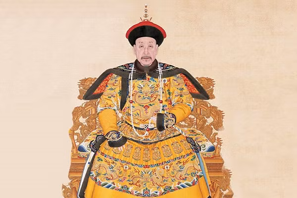 Ba ngày sau, Thẩm Đức Tiềm được nhiệm mệnh làm Biên tu (một chức sử quan) tại viện Hàn Lâm, được tự do ra vào vườn thượng uyển, cùng với hoàng thượng thơ ca xướng hòa. Cũng từ đó, quan lộ thênh thang hanh thông, liên tục thăng cấp.