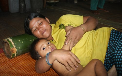 Một khúc tre được dân làng dùng làm gối.