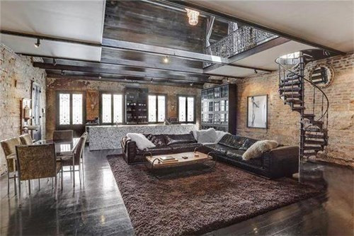 Ảnh chụp nội thất ngôi nhà "ổ chuột" cổ 200 tuổi trị giá 1,6 triệu USD tại New Orleans (Mỹ) vừa được đăng trên Internet đã khiến cư dân mạng kinh ngạc.