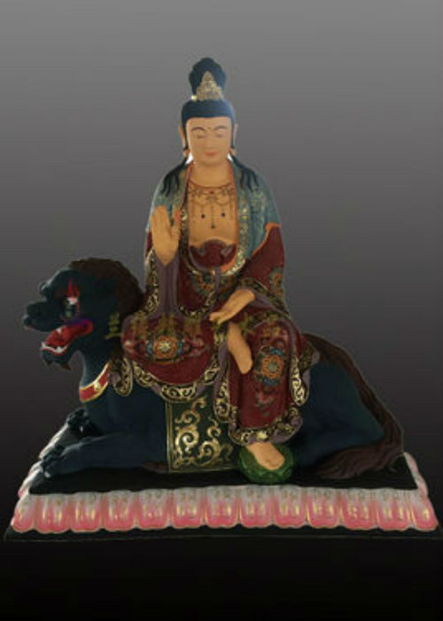 Tuổi Mão: Vị Phật hộ mệnh cho bạn là Văn Thù Bồ Tát, danh hiệu Manjusri. toàn thân ngài màu tím ánh vàng kim, hình hài như đồng tử. Tay phải cầm kim cương bảo kiếm biểu tượng cho sự sắc bén của trí năng, có thể trảm quần ma loạn vũ, chém đứt mọi buồn phiền. Tay trái cầm cành sen xanh tượng trưng cho trí tuệ tối cao, thân cưỡi sư tử, biểu tượng trí huệ phá đêm tối của Vô minh nên còn được xưng là “Đại trí”.