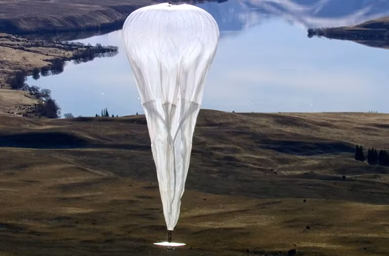 Cải thiện truy cập Internet: Google và Facebook đều đang nổ lực triển khai các mạng truy cập tốc độ nhanh hơn và nhiều kết nối hơn ở Mỹ và nước ngoài. Năm 2015, chúng ta sẽ chứng kiến những tiến bộ vượt bậc của dự án Google Loon và Google Fiber, cũng như Internet.org của Facebook.