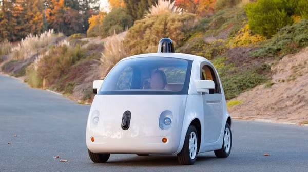 Xe tự lái đầu tiên của Google.