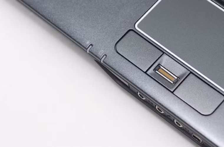 Cảm biến sinh trắc học: Cuối năm 2014, Intel sẽ giới thiệu đến người dùng một phần mềm giúp đăng nhập vào các trang web bằng phương pháp xác thực sinh trắc học. Nó nhằm đáp ứng 2 mục đích: Đạt được tính bảo mật cao và người dùng sẽ không còn phải nhớ hàng tá mật khẩu đăng nhập vào các trang web khác nhau.