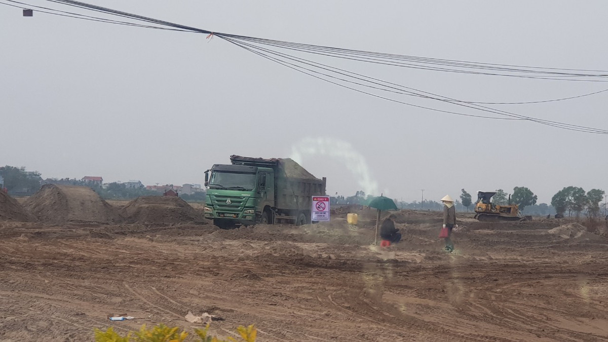 Hải Dương: Nhiều xe có dấu hiệu quá tải lưu thông đường tỉnh 390C - Hình 4 Hai Duong: Nhieu xe co dau hieu qua tai luu thong duong tinh 390C-Hinh-4