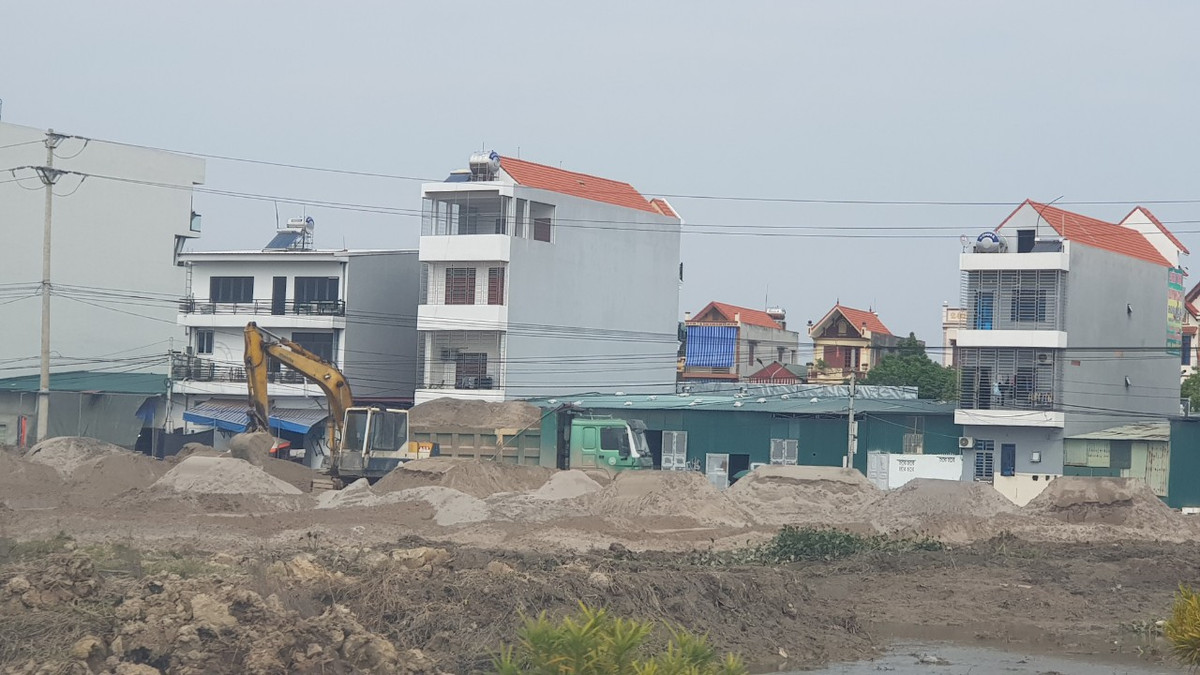 Hải Dương: Nhiều xe có dấu hiệu quá tải lưu thông đường tỉnh 390C - Hình 6 Hai Duong: Nhieu xe co dau hieu qua tai luu thong duong tinh 390C-Hinh-6