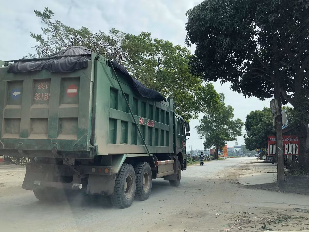 Hai Duong: Nhieu xe co dau hieu qua tai luu thong duong tinh 390C-Hinh-2