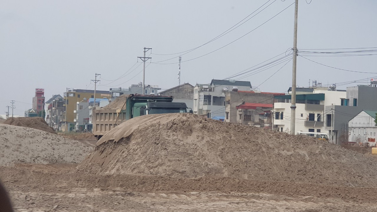 Hải Dương: Nhiều xe có dấu hiệu quá tải lưu thông đường tỉnh 390C - Hình 5 Hai Duong: Nhieu xe co dau hieu qua tai luu thong duong tinh 390C-Hinh-5