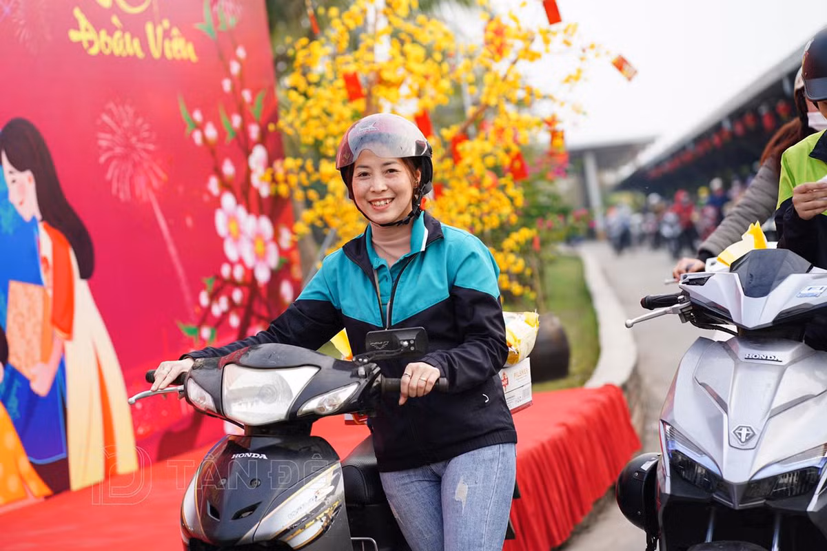 Để tặng quà Tết chu đáo cho công nhân, từ tháng 9/2022, công ty đã xây dựng kế hoạch về chương trình quà tết. "Chúng tôi đã có sự tuyên truyền từ nhiều ngày trước. Hơn nữa, mấy năm qua, công ty đã thực hiện rồi nên việc thực hiện suôn sẻ, không gặp phải vướng mắc gì”, ông Định nói. 