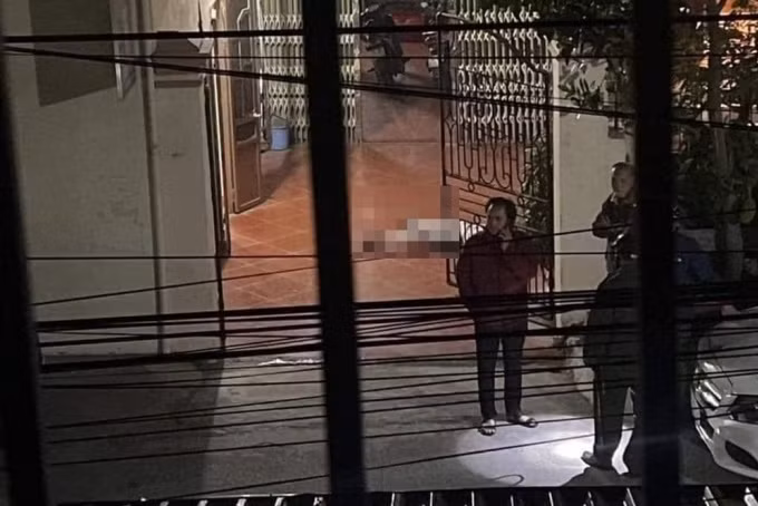 Đến khoảng 23h45 tối cùng ngày, hai bên xảy ra mâu thuẫn, cãi nhau, Nguyễn Nam Trượng lên tầng 2 lấy dao bầu, súng tự chế chuẩn bị từ trước bắn 2 phát vào người chị L. Sau đó, dùng dao đâm 2 nhát vào người anh S. và chém anh Đ. Hậu quả, anh S. tử vong tại chỗ, chị L. chết tại bệnh viện, anh Đ. bị thương nhẹ.