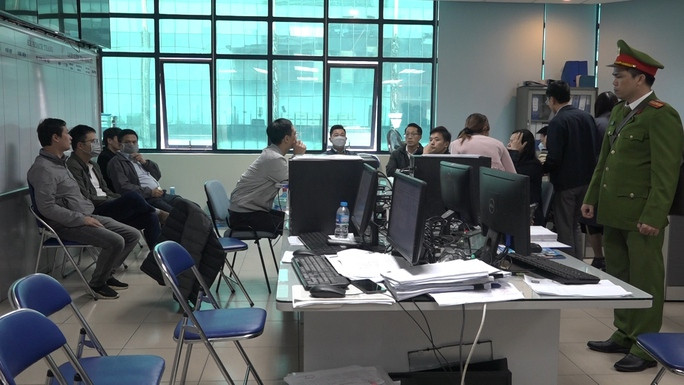 Cục trưởng cùng cán bộ Cục Đăng kiểm Việt Nam nhận hối lộ thế nào? - Hình 2 Cuc truong cung can bo Cuc Dang kiem Viet Nam nhan hoi lo the nao?-Hinh-2