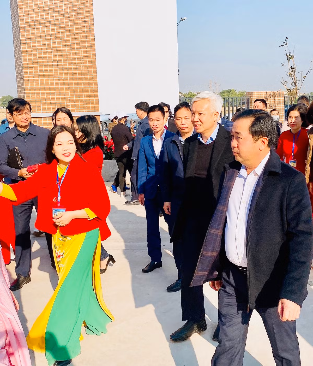 Hai Duong: Bi thu Tinh uy phat dong Tet trong cay xuan Quy Mao 2023-Hinh-12