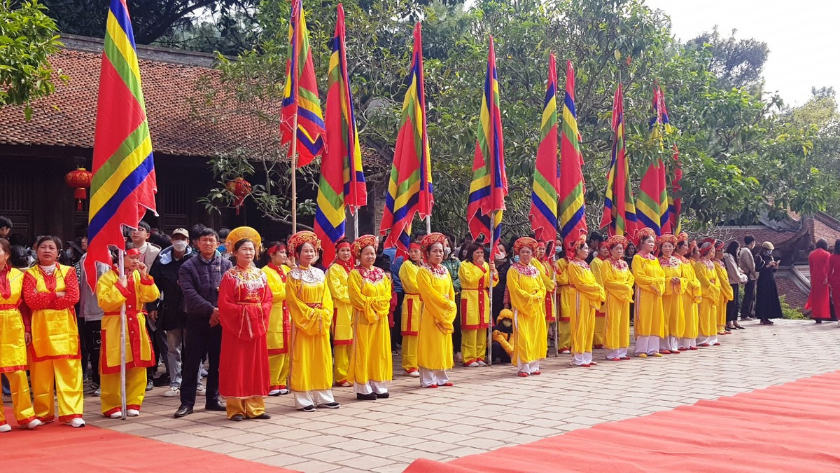 Lễ khai bút đặc sắc trong không gian mang sắc màu lễ hội.