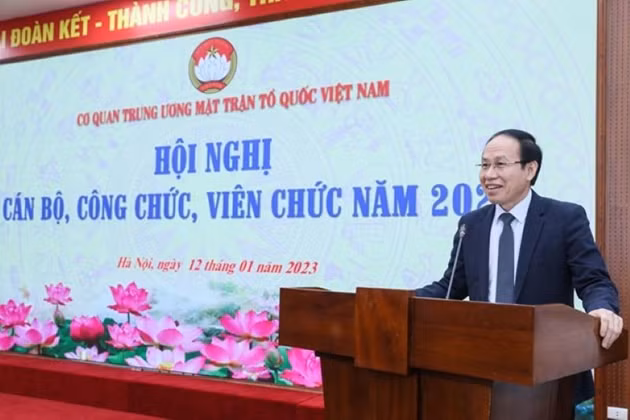 Từ tháng 9/2014 đến 1/2016, ông Châu làm Chủ nhiệm Ủy ban Kiểm tra Đảng ủy, Vụ trưởng Tổ chức cán bộ, Bộ Tư pháp. Đến tháng 1/2016, ông làm Hiệu trưởng trường Đại học Luật Hà Nội và tháng 6/2016 làm Thứ trưởng Tư pháp kiêm Hiệu trưởng trường Đại học Luật Hà Nội.