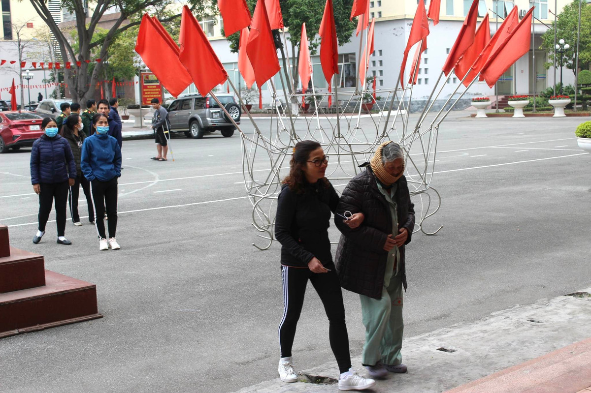 Gian hàng 0 đồng tại BV Quân y 7…ấm lòng bệnh nhân ngày Tết - Hình 4 Gian hang 0 dong tai BV Quan y 7…am long benh nhan ngay Tet-Hinh-4