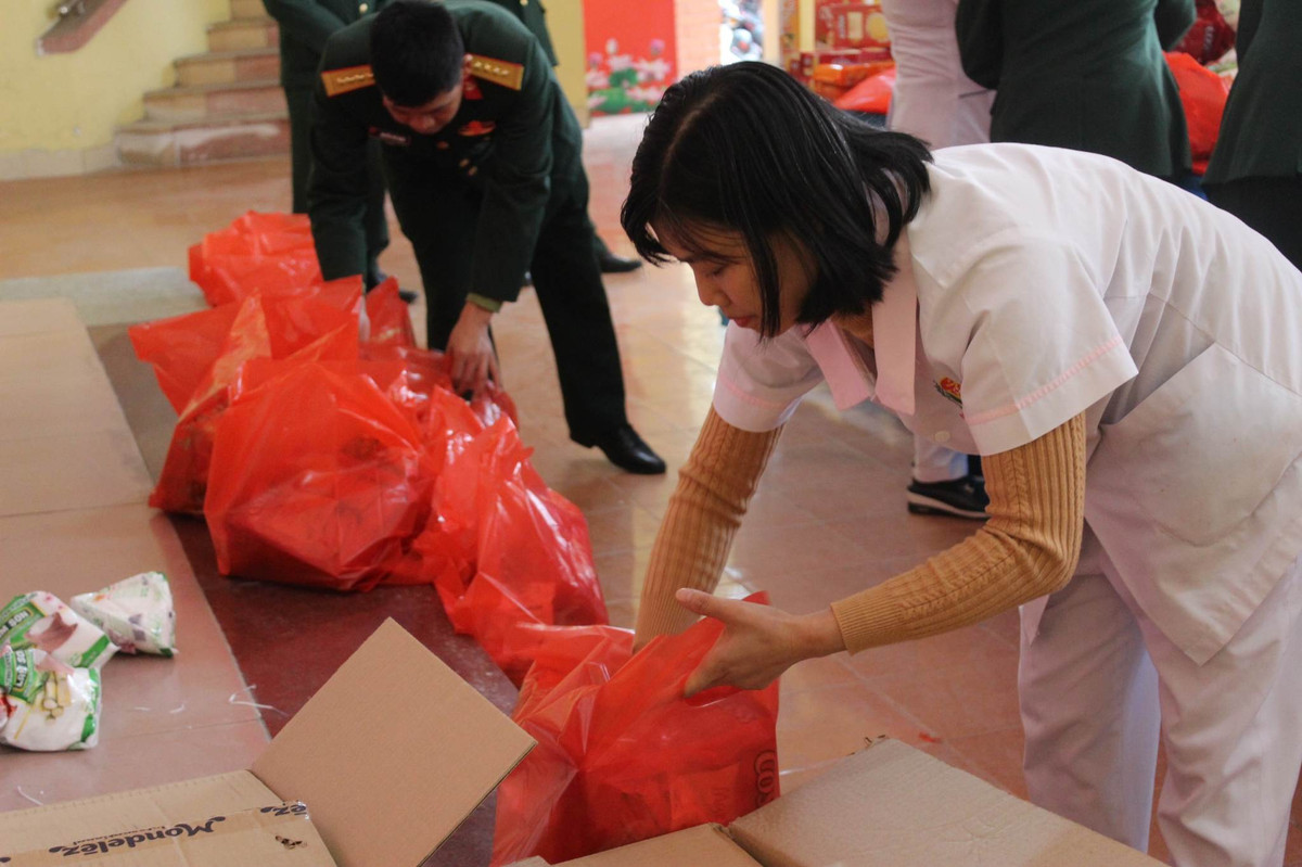 Gian hàng 0 đồng tại BV Quân y 7…ấm lòng bệnh nhân ngày Tết - Hình 3 Gian hang 0 dong tai BV Quan y 7…am long benh nhan ngay Tet-Hinh-3