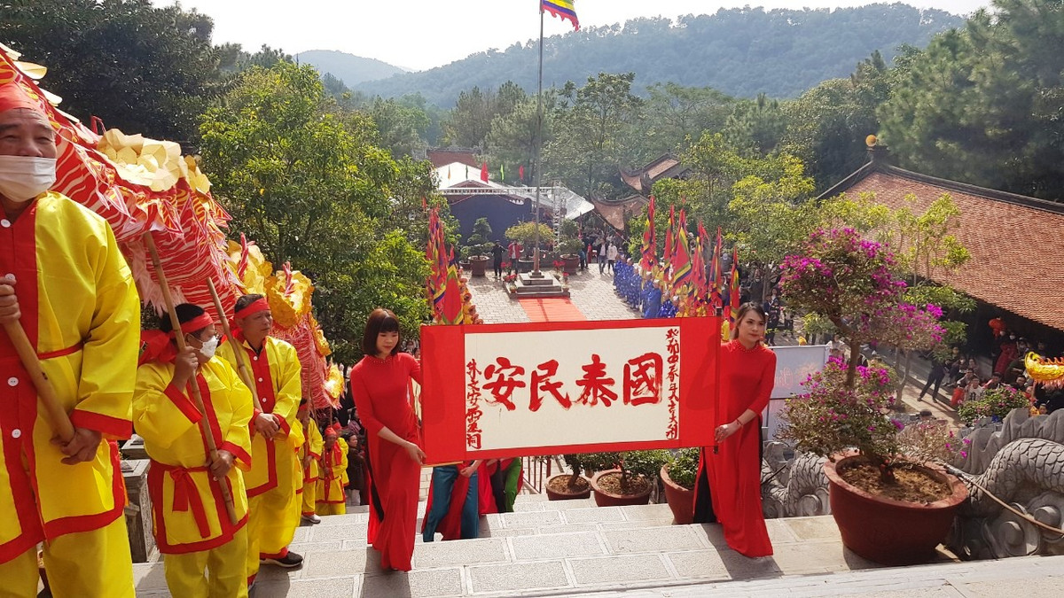 Đọc diễn văn tại buổi lễ, Chủ tịch UBND TP Chí Linh Nguyễn Văn Kiên cho biết, khai bút đầu xuân là việc làm thiết thực thể hiện sự tôn kính những giá trị về vị thế và sự nghiệp của "vạn thế sư biểu" Chu Văn An, của các bậc tiền nhân đối với lịch sử của dân tộc. Đồng thời thể hiện truyền thống, đạo lý uống nước nhớ nguồn, tôn sư trọng đạo của dân tộc Việt Nam. 