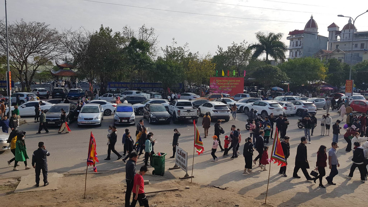 Gây nên cảnh lộn xộn giao thông.