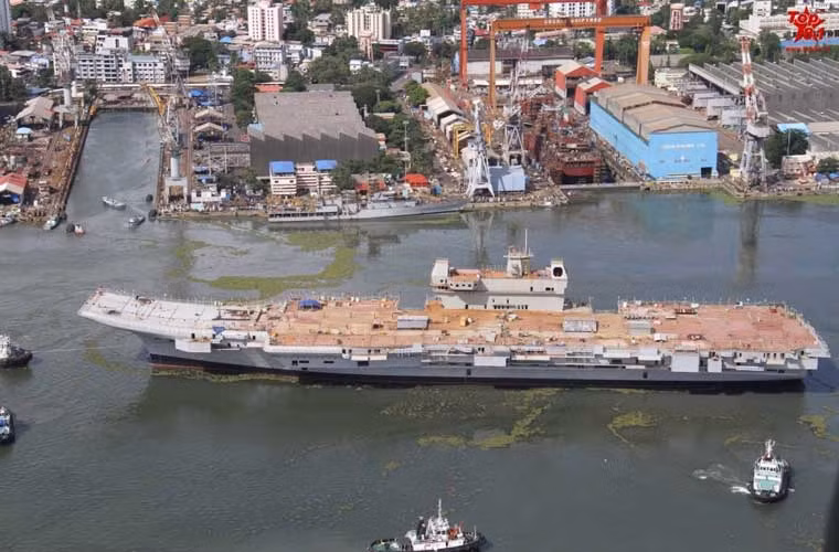 Theo các chuyên gia, tàu sân bay Vikrant có diện tích mặt sân bay 10.000m2.