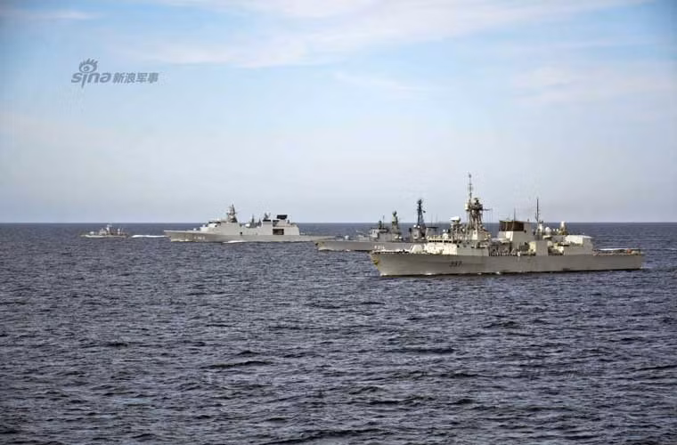 Tàu khu trục, tàu hộ vệ các nước tham gia tập trận.