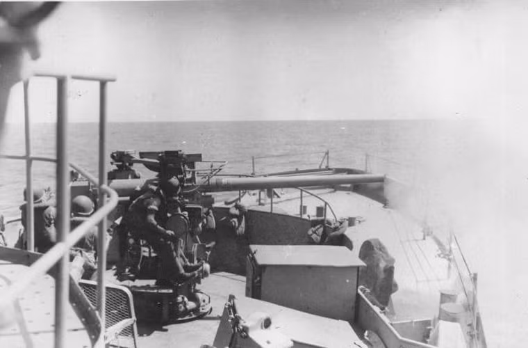 Pháo thời này chủ yếu được vận hành bằng con người, để bắn pháo cần tới kíp 7 người.