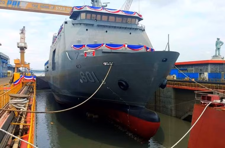 BRP Tarlac là một trong hai chiếc tàu thuộc lớp cùng tên mà chính quyền Philippines đặt mua từ nhà máy PT PAL của Indonesia với đơn giá 46 triệu USD/chiếc. Dự kiến, chiếc thứ hai sẽ được bàn giao vào quý 2-3 năm 2017.