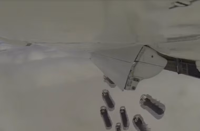 Hình ảnh chụp bên ngoài khoang bom Tu-22M3.