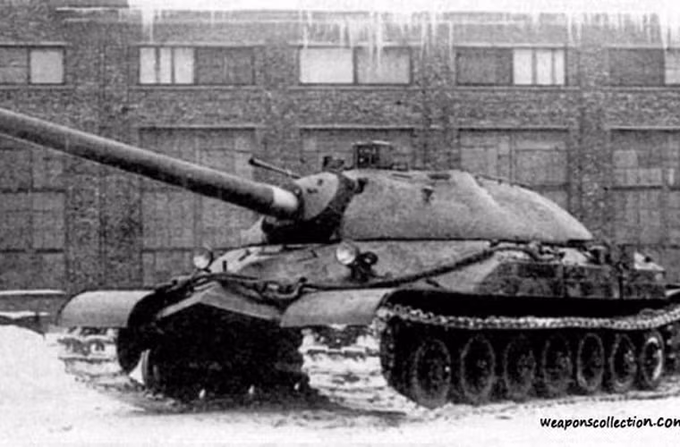 Một bộ giáp khủng, hỏa lực siêu nặng, thế cho nên không lạ khi vua tăng hạng nặng IS-7 có trọng lượng lên tới 68 tấn (con số "khủng" thời bấy giờ), dài 7,38m (dài tổng thể 10m gồm cả nòng pháo chính), rộng 3,4m, cao 2,48m. Kíp lái vận hành xe cần tới 5 người.