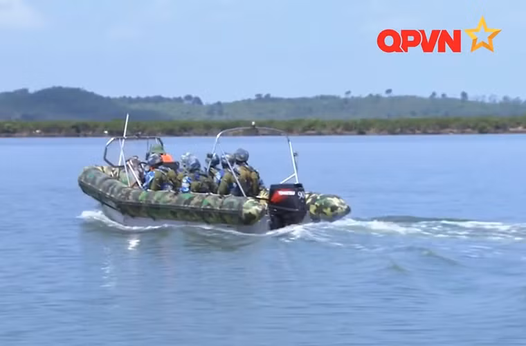 Xuồng chở quân thế hệ mới trang bị cho Hải quân Đánh bộ.