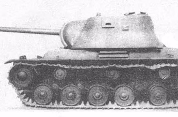 Xe tăng hạng nặng KV-3 (còn gọi là Object 221, 222 và 223) được thiết kế trên khung gầm cơ sở KV-1 nhưng kéo dài thân (với 7 bánh mỗi bên). Mẫu thử đầu tiên Object 221 trang bị pháo 85mm không bao giờ được sản xuất, tương tự mẫu Object 222 với pháo F-32 76,2mm cũng không được sản xuất.