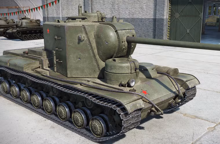 KV-5 được trang bị hỏa lực pháo chống tăng 107mm Zis-6 cùng vũ khí phụ gồm 3 súng máy 7,62mm và 3 đại liên 12,7mm. Để di chuyển con quái vật này, nhà thiết kế tính toán trang bị hai động cơ V-12 công suất 600 mã lực/chiếc cho tốc độ 40km/h.