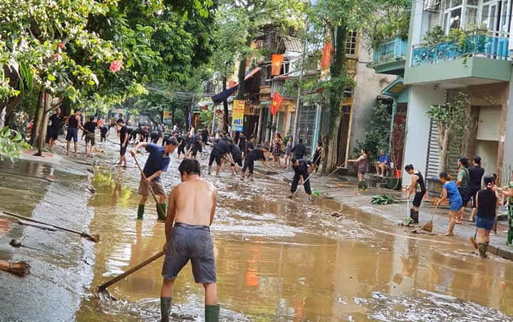 Diện tích nông, lâm nghiệp bị thiệt hại gần 1000ha, thiệt hại hơn 700 con gia cầm và hơn 20ha diện tích nuôi trồng thủy sản. Tổng thiệt hại ước tính 12 tỷ đồng.