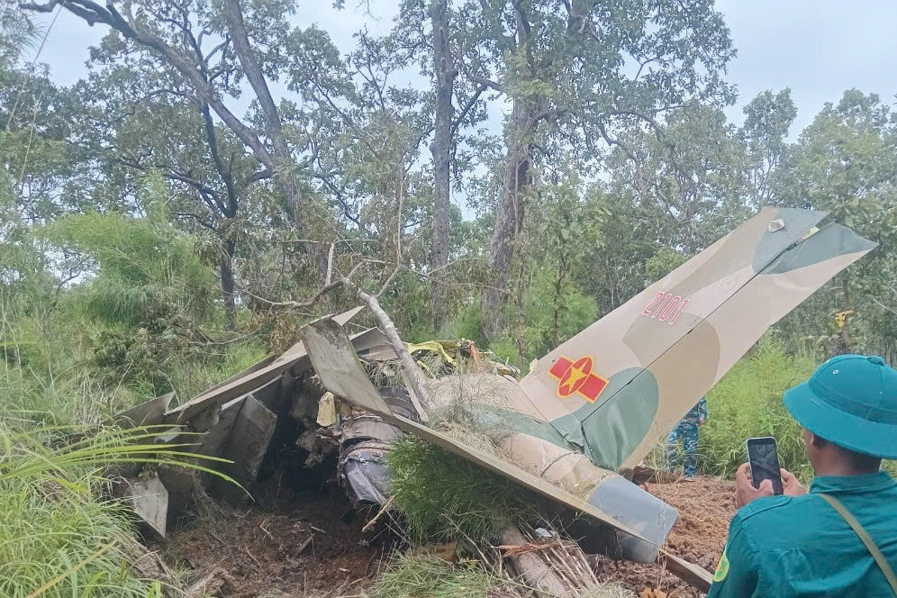 Sáng cùng ngày, một người dân tại buôn Đrang Phốc cung cấp thông tin về việc người này nghe tiếng nổ bất thường trong rừng, nghi là nơi máy bay rơi để lực lượng chức năng có thêm cơ sở tìm kiếm.