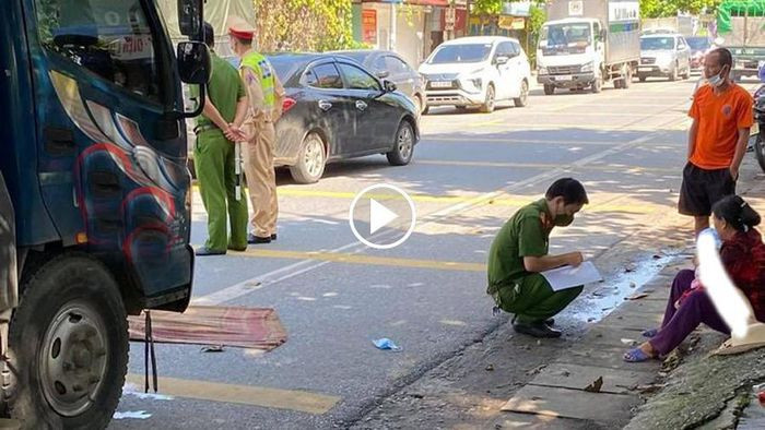 Tin nóng 5/10: Cháu bé 3 tuổi bị ô tô tông tử vong Tin nong 5/10: Chau be 3 tuoi bi o to tong tu vong