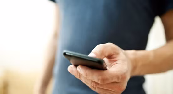  Mất hơn 300 triệu đồng sau khi nghe điện thoại: Anh P. (SN 1970; trú tại Long Biên, Hà Nội) nhận được điện thoại từ một người tự xưng là Công an TP Đà Nẵng và thông báo anh P. có quyết định bắt giam liên quan tới đường dây mua bán ma túy và rửa tiền. Sau đó, kẻ này yêu cầu anh P. phải giải trình tài khoản ngân hàng và cung cấp mã OTP. Khi thực hiện theo hướng dẫn, anh P. phát hiện tài khoản bị rút mất 317 triệu đồng. Ngày 5/10, Công an quận Long Biên cho biết đang điều tra, làm rõ. 