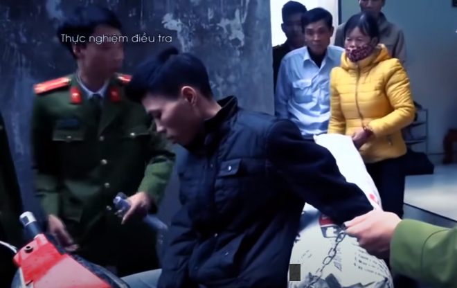 Đến 22h30 cùng ngày, 2 mẹ con dùng xe máy chở xác nạn nhân ném xuống khu vực cống ông Tuân (thuộc thôn 3, xã Thanh Xá, huyện Thanh Hà, Hải Dương) để phi tang.