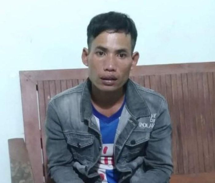  Mẹ say rượu chửi bới đuổi ra khỏi nhà bị con chém chết: Bực tức vì bị mẹ là Đinh Thị Sai (59 tuổi) đang say rượu chửi bới và đuổi ra khỏi nhà, Đinh Văn Dành (30 tuổi) lấy dao chém vào đầu nạn nhân, gây tử vong. Ngày 6/10, Công an Quảng Ngãi cho biết đang tạm giữ Dành để điều tra về hành vi “Giết người”. 