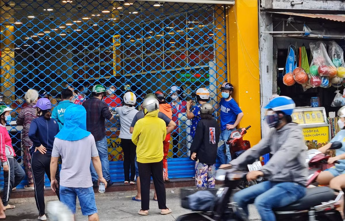 Binh thuong moi o TP HCM: “Zoom” pho sa, quan hang “nhu hoi“-Hinh-2